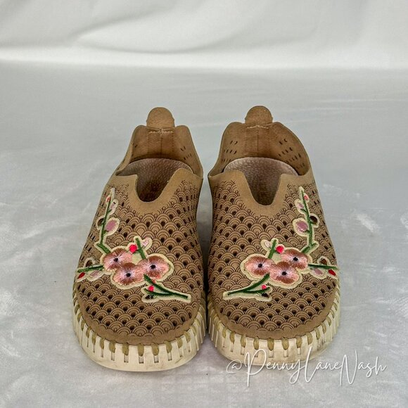 Ilse Jacobsen Perforated Tulip Slip-On Shoes Floral Appliqué EU 41 US 10.5-11 - Picture 2 of 11
